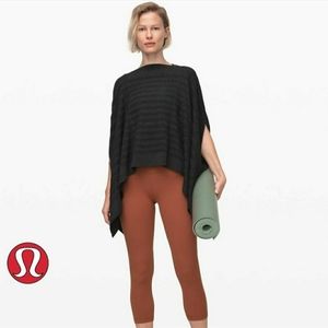 Lululemon women's forward flow grey poncho sweater